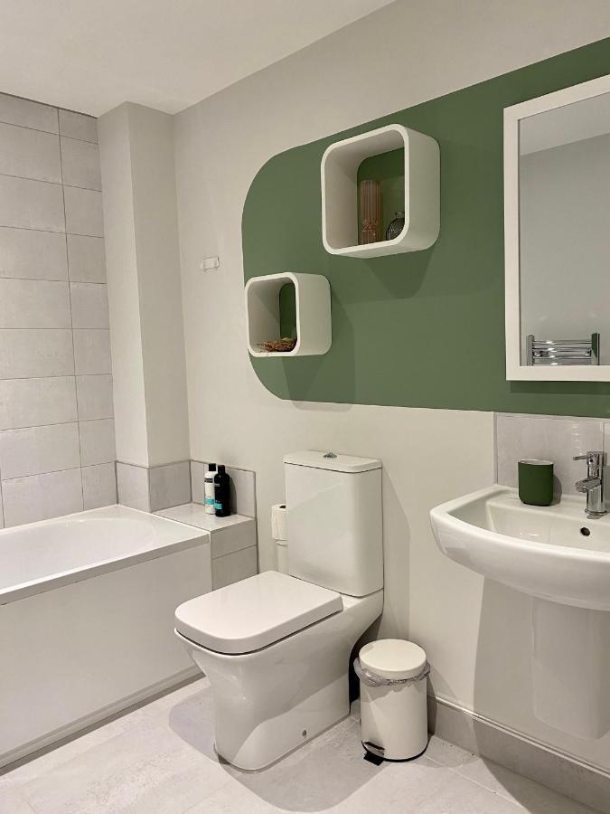 Modern Apartment In Central Quiet York With Free Parking - Contemporary New Building Экстерьер фото